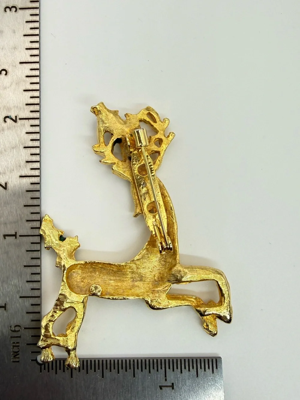 Vintage Unsigned Gold Tone Christmas Reindeer Holly Brooch Pin